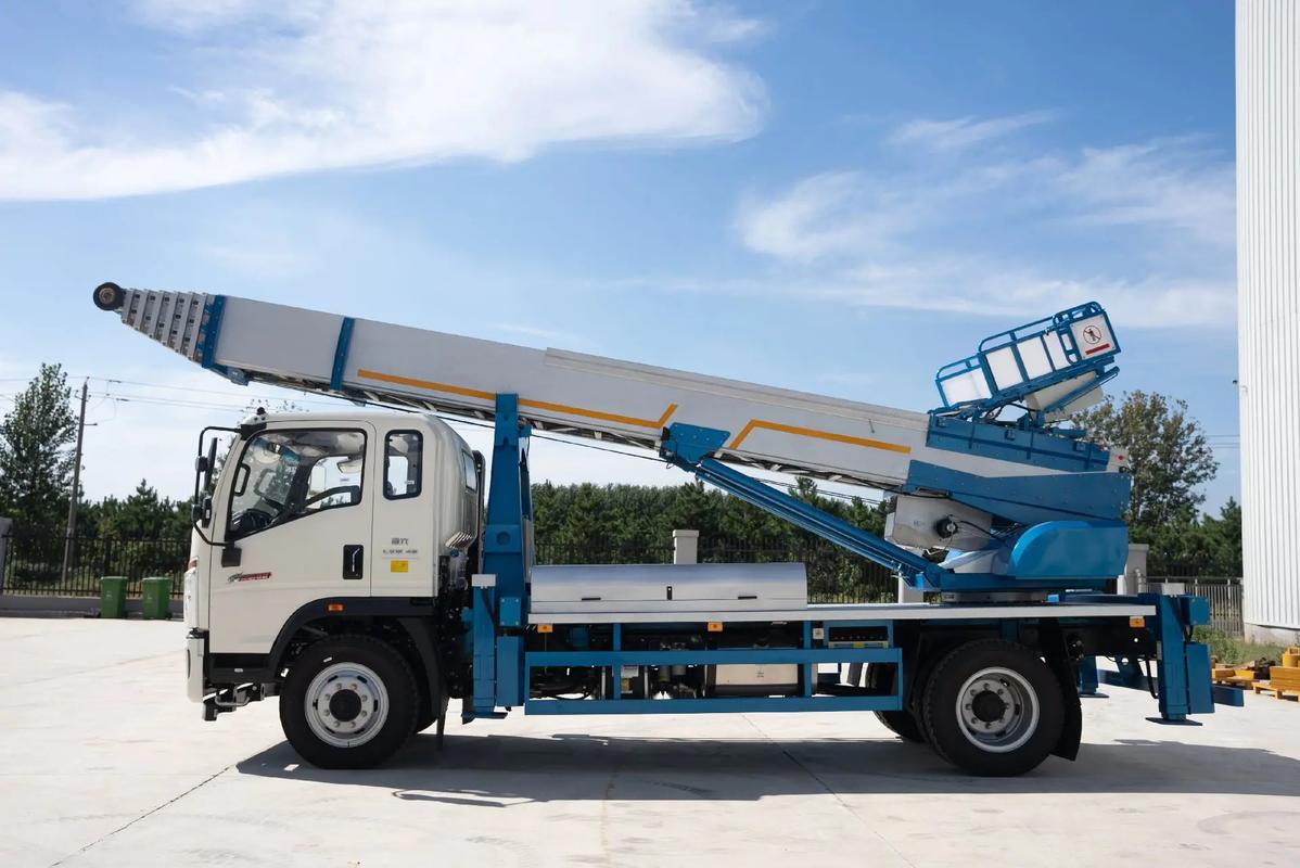 松桃云梯上料车租赁费用