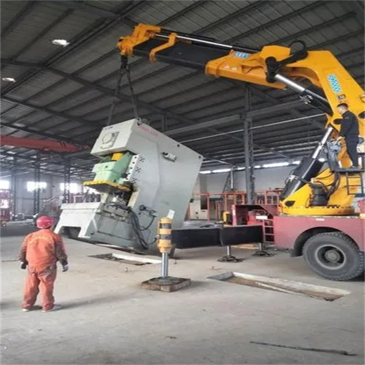 松桃80吨折臂吊车出租附近电话