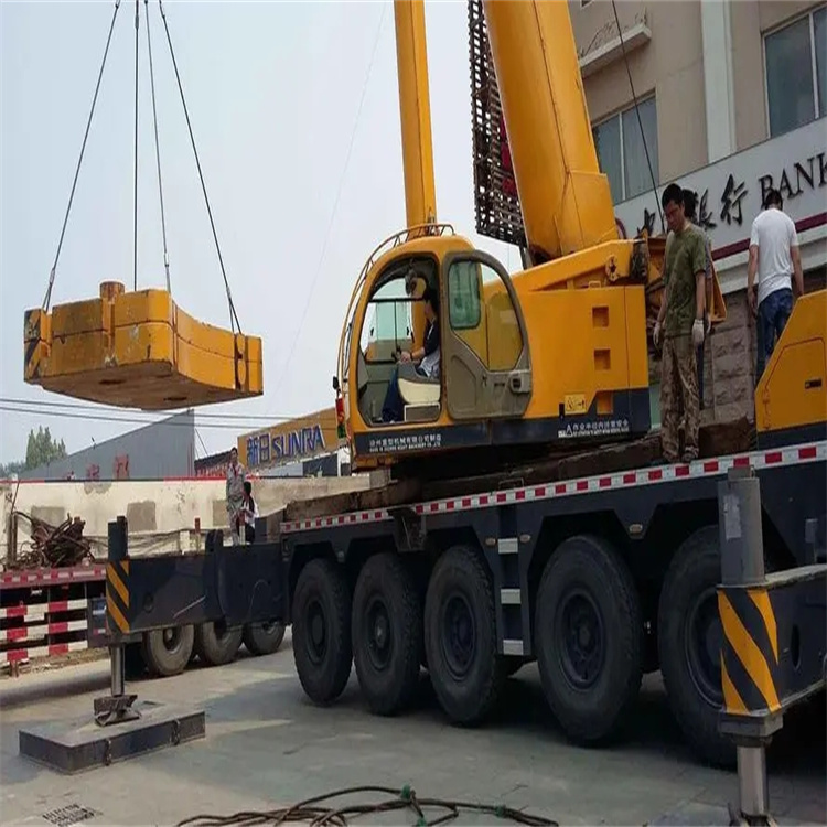 松桃当地吊车出租|机器吊装|75吨|工厂搬迁服务